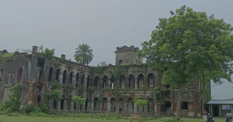 চুকে গিয়েছে জমিদারি পাট, ইতিহাসের হাত ধরে আজও চলছে দশভুজার আরাধনা