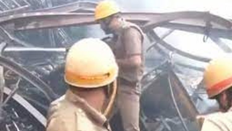 কুঁদঘাটের নামী প্রোডাকশন হাউসে বিধ্বংসী অগ্নিকান্ড, আতঙ্ক এলাকায়