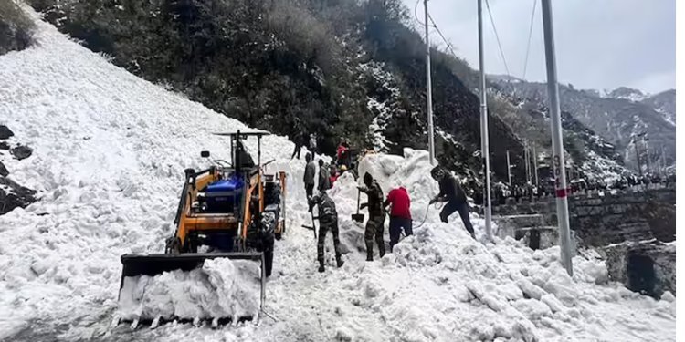 তুষার ধসে বিপর্যস্ত নাথু -লা,  ঘুরতে গিয়ে অকালে প্রাণ হারালেন ৭ পর্যটক