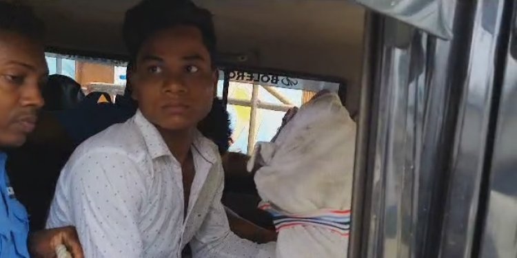 দুয়ারে পঞ্চায়েত, আগ্নেয়াস্ত্র সহ গ্রেফতার যুবক