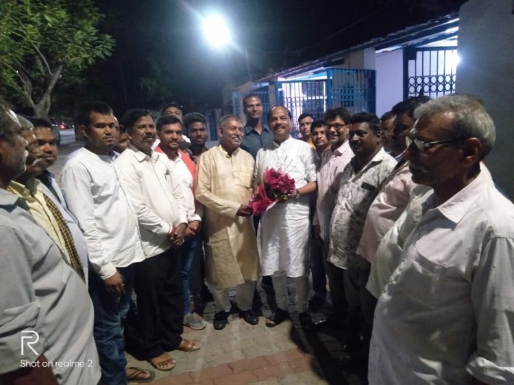 अपनी मांगों को लेकर पूर्व मुख्यमंत्री से मिला फेयर प्राइस शॉप डीलर्स एसोसिएशन का प्रतिनिधिमंडल