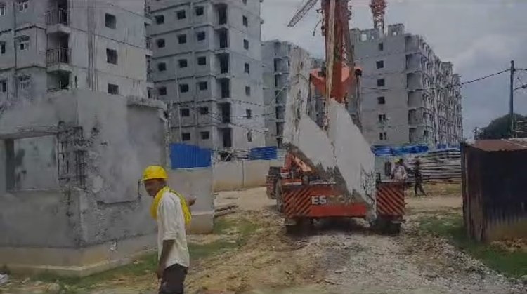 रांची लाइट हाउस प्रोजेक्ट के बिल्डिंग का एक हिस्सा टूटकर गिरा, कोई हताहत नहीं