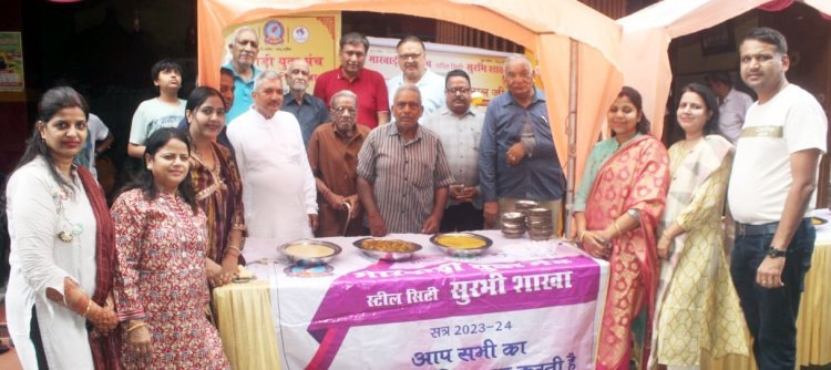 मायुमं सुरभि शाखा ने साकची बाजार शिव मंदिर में किया प्रसाद वितरण