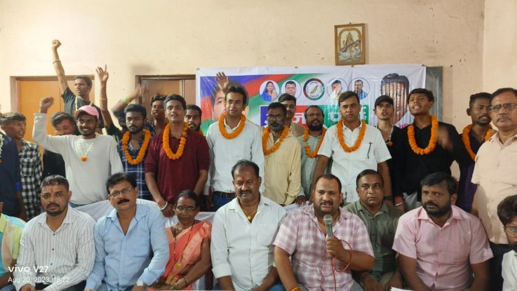 युवा क्रांति मंच के सौरभ राहुल के नेतृत्व में सैकड़ों लोग आजसू पार्टी में हुए शामिल 