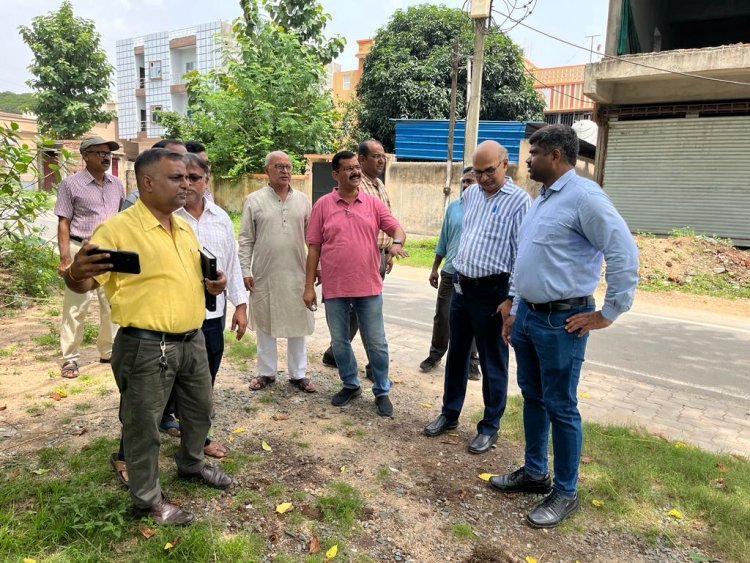 जमशेदपुर : बागुनहातु क्षेत्र के लोगों को शीघ्र मिलेगी जुस्को की बिजली, पावर सब-स्टेशन निर्माण के लिए अधिकारियों ने किया स्थल का निरीक्षण