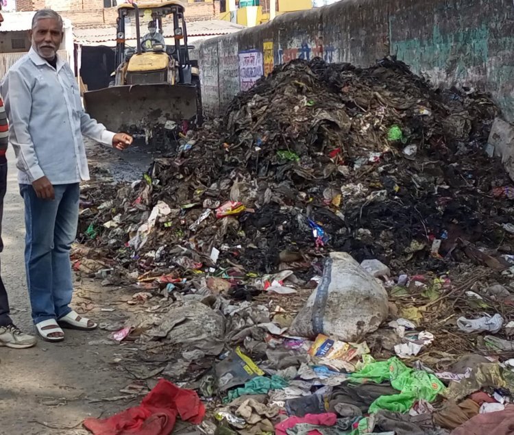 जमशेदपुर : बागबेड़ा महानगर विकास समिति का क्षेत्र में सफाई अभियान चौथे दिन भी रहा जारी