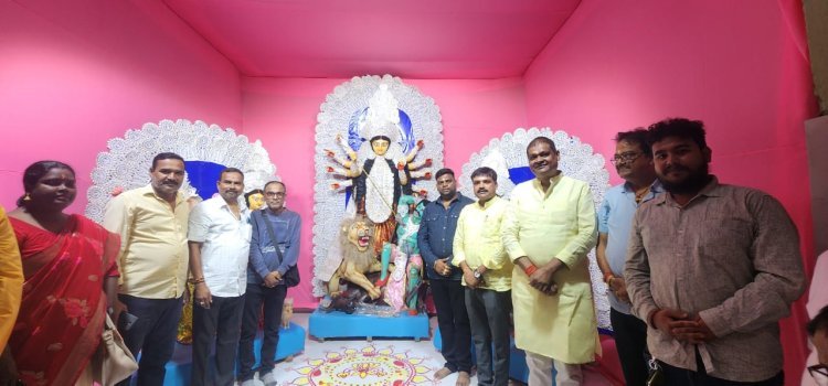 जमशेदपुर : शहर के कई दुर्गा पूजा पंडालों का मंगल कालिंदी ने किया उद्घाटन