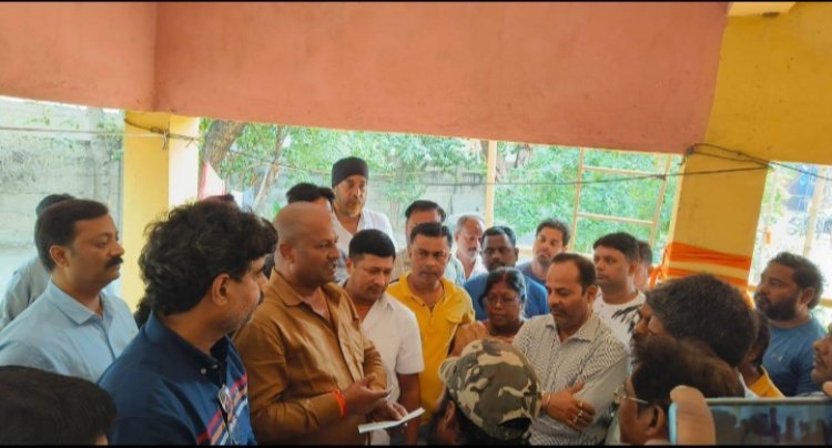 जमशेदपुर : विसर्जन घाट हादसा, मृतक के आश्रित को मिला 50-50 हजार रुपए की सहायता