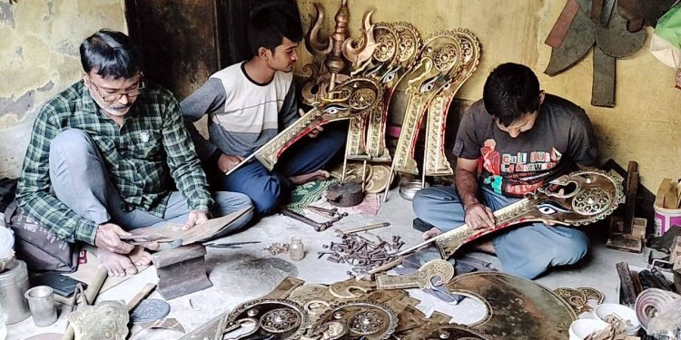নবদ্বীপে হদিশ মিলল অস্ত্র তৈরির কারখানার, ঠিক সময়ে যোগান দিতে ব্যস্ততা তুঙ্গে