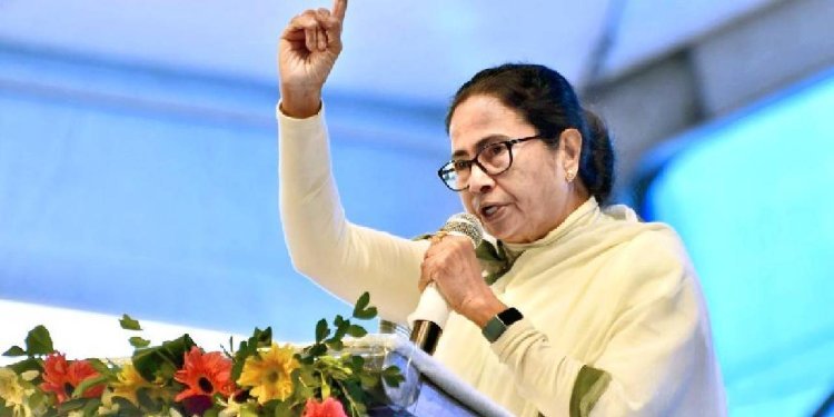 তিনটি জনসংযোগ যাত্রাতেই উপচে পড়া ভিড় মমতাকে কাছে পেয়ে আবেগে ভাসল উত্তর দিনাজপুর