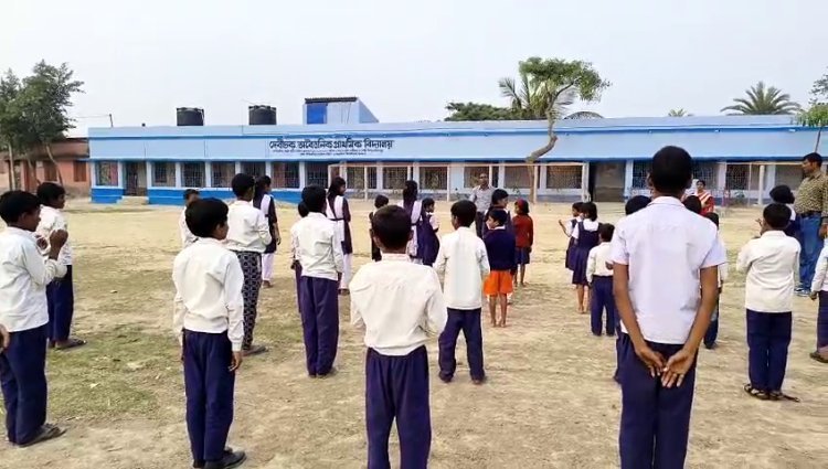 প্রায় বন্ধের মুখে বিদ্যালয় পুনরুজ্জীবিত!