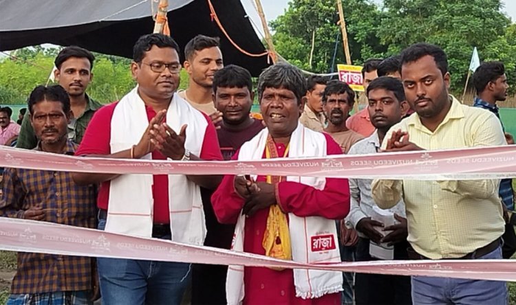 পাট শিল্পের পুনরুজীবনে নতুন গান বাঁধলেন কাঁচা বাদাম খ্যাত ভুবন বাদ্যকার